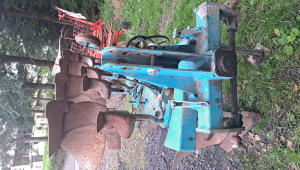 PŁUG EBERHARD 4 skibowy_2004_9 000